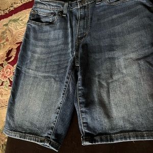 Men’s Levi shorts